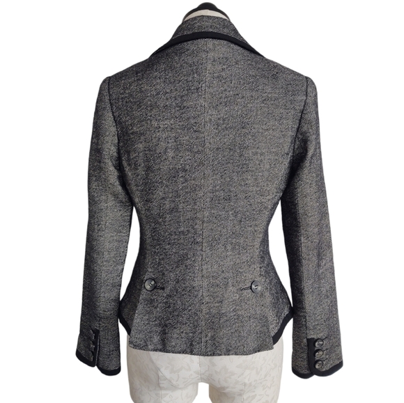 Trina Turk Tweed Jacket Blazer Gray Black Three Buttons Fitted Wool Silk Size 8 - Picture 3 of 12